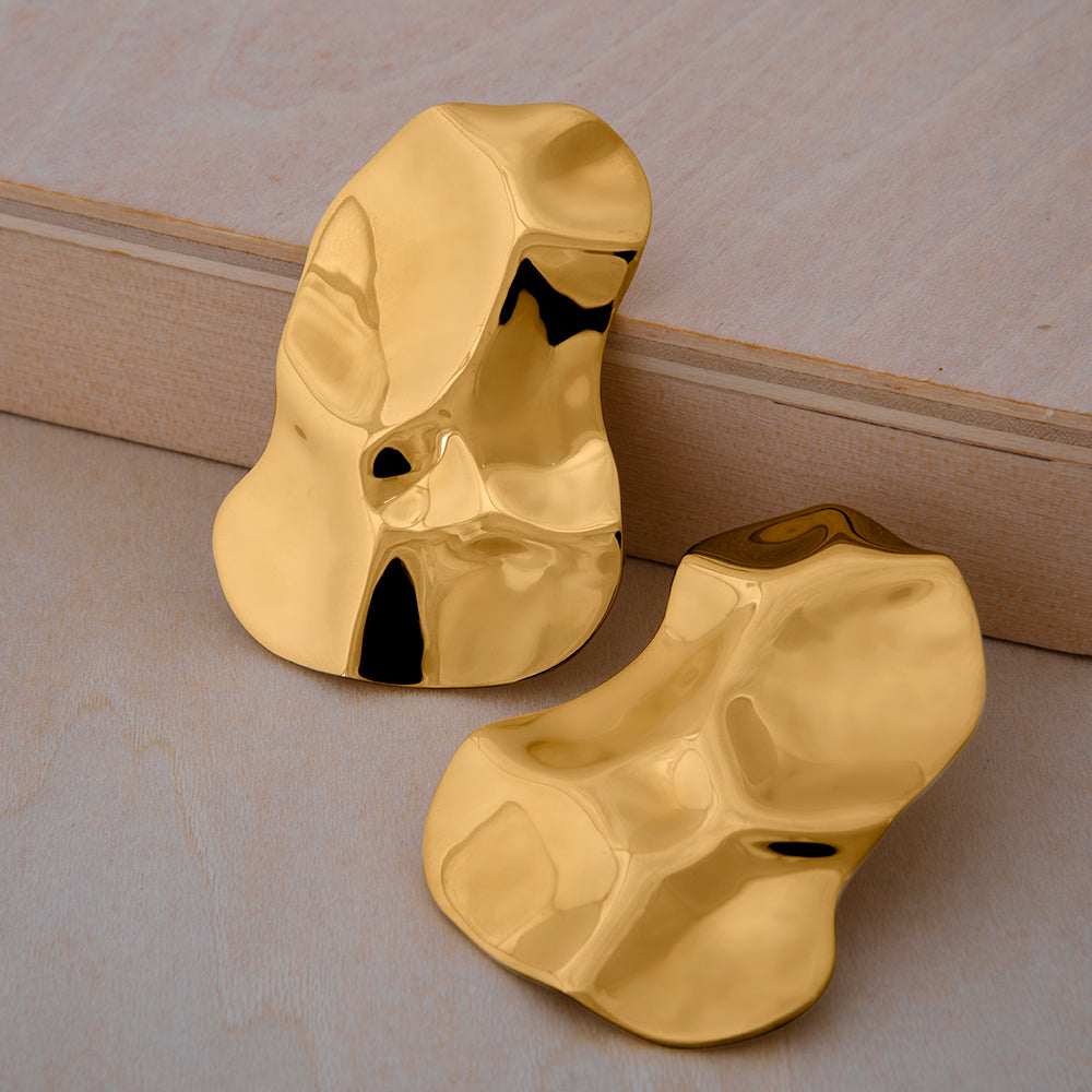 Republic Road Mirer Exquisite Studs Gold on Wood